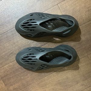 Yeezy Foam Runner Onyx